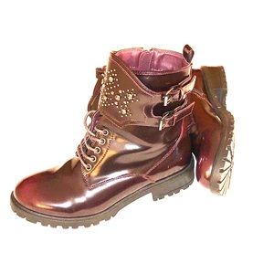 mia windy hiker boot